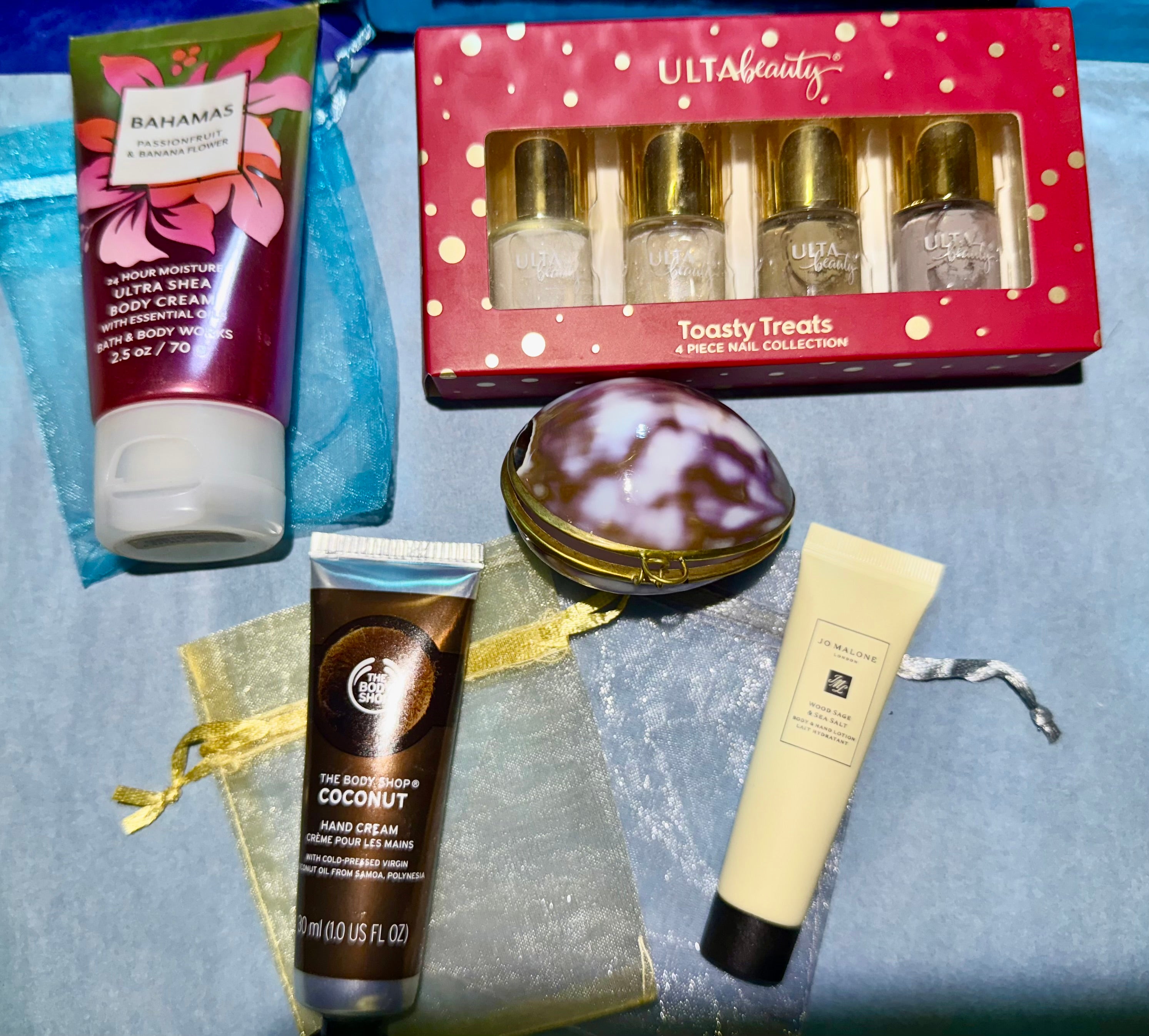 Holiday Glow Coastal Gift Bundle – Bahamas Body Cream, Jo Malone Mini, Nail Polish Set & More